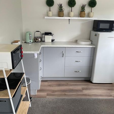 Modern Studio Apartment Motueka Kültér fotó